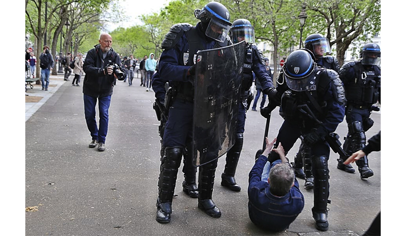 警察の暴力、日仏で違う意見