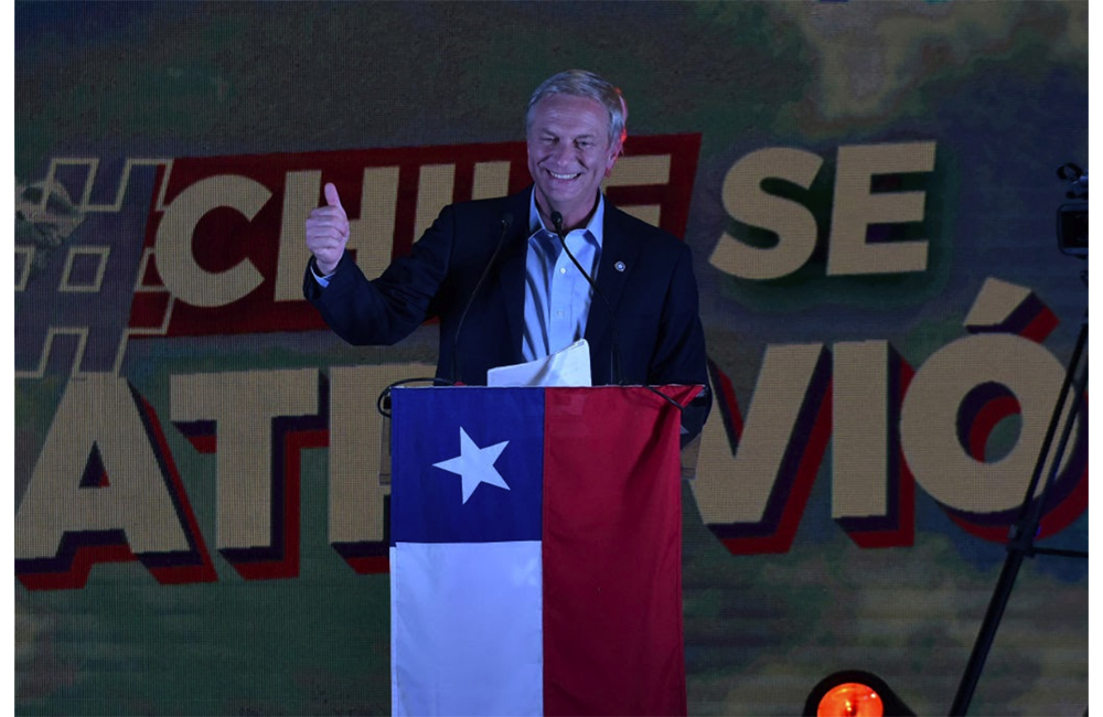 左右二極分化で大接戦 チリ大統領選決選投票