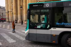 フランス　バスの運転手不足