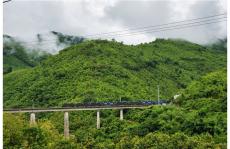 ラオス・中国高速鉄道　問題山積