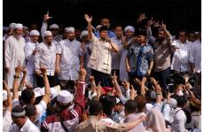 大統領選まで半年　インドネシア焦点は副大統領候補者の人選に（上）