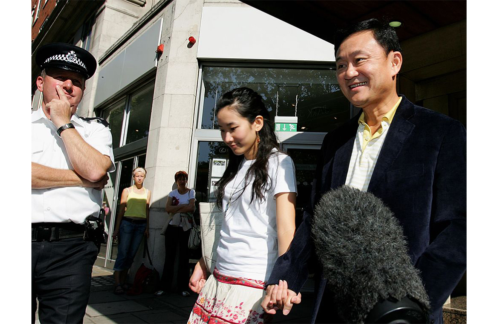 タクシン元首相タイ帰国目指す　実刑判決後海外逃亡中　恩赦狙いか