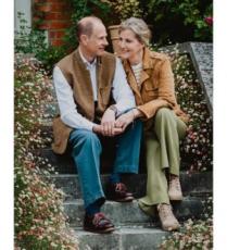 【イタすぎるセレブ達】英エドワード王子とソフィー妃、結婚25周年記念日にポートレート公開　「なんて美しい写真！」