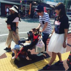 【エンタがビタミン♪】田村淳がベビーカー体験　歩道の段差に苦戦「ママさん達は大変だ…」