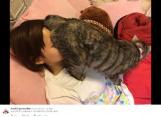 【エンタがビタミン♪】しょこたん、愛猫“ショコラ”のお尻を嗅ぐ姿が「猫仙人！」