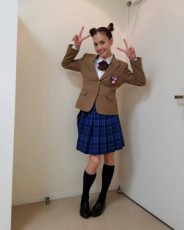 【エンタがビタミン♪】土屋アンナの制服姿に驚きの声「3人産んでそのスタイル！」