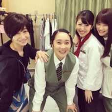 【エンタがビタミン♪】川栄李奈＆浜辺美波の2ショットシーン　『崖っぷちホテル！』最終回でついに実現