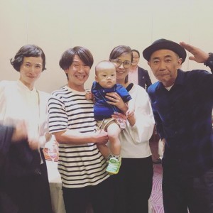 エンタがビタミン♪】木梨憲武・安田成美が並ぶレアショット 「理想の先輩夫婦」と水内猛が公開｜Infoseekニュース