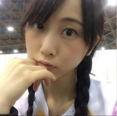 【エンタがビタミン♪】SKE48・松井玲奈が“すっぴん風”と自己申告した1枚。三つ編み姿に「透明感凄い」！