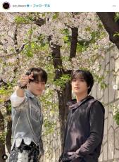 人気韓国アイドルが桜ゆさぶる...公式動画に「炎上」懸念の日本ファン　「自然に落ちていくから綺麗なのに」