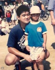 「いつ見てもちっこい大谷は可愛い」幼少期の大谷翔平、父の写真に反響　MLB公式Xが「父の日」に公開