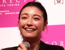 木下優樹菜、太もも部分・背中がレースのワンピ姿披露...胸元もざっくり　「レースチラ見せかわいっ」ネットメロメロ