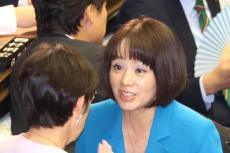 衆院選出馬見送りの杉田水脈氏、「スポーツカー」乗車の動画を投稿　「お腹にくる加速が大好き」