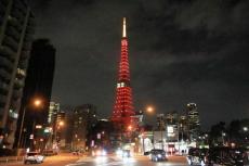 東京タワー恒例「春節ライトアップ」　山口百恵さん長男・祐太朗「ありがとうあなた」中国語交え歌う