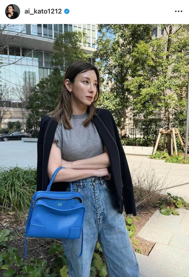 加藤あい、ショーパン×Tシャツ＆爆イケなサングラス姿で美しい虹を