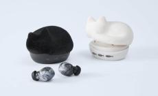 猫をかたどった充電ケースにふわふわの毛並みのような加工 ワイヤレス