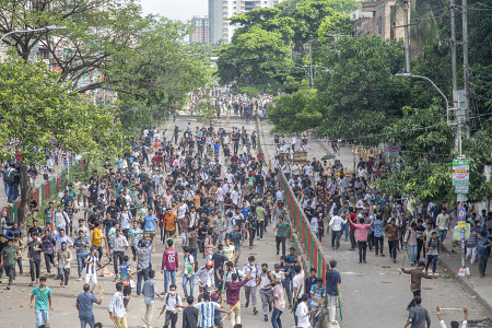 バングラデシュで公務員採用巡りデモ