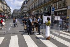 フランス、テロ阻止へ７．５万人態勢