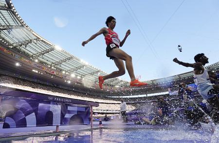 三浦、３０００障害決勝へ　パリ五輪