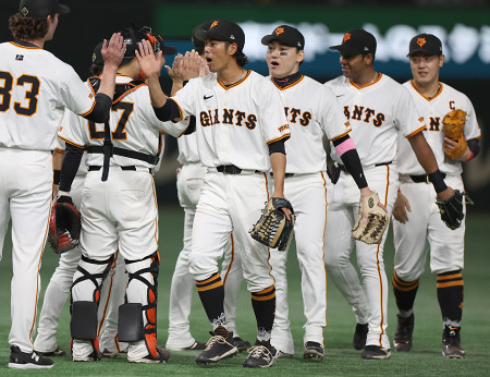 巨人が３連勝　プロ野球