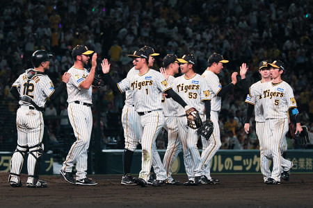 阪神が３連勝　プロ野球