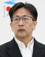 梅原氏、競泳委員長退任へ