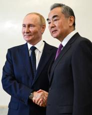 ロシア大統領と中国外相