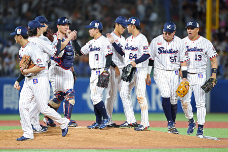 ヤクルト３連勝　プロ野球