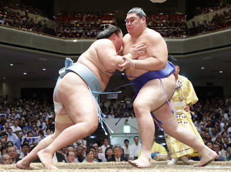 大の里、無傷の１１連勝