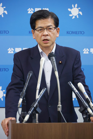 公明新代表に石井氏