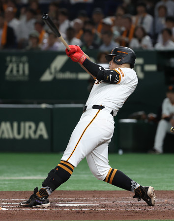 岡本和が１０００安打　プロ野球