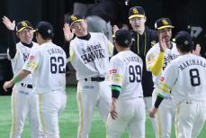 ソフトバンク、白星スタート　プロ野球