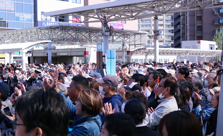 選挙サンデー、党幹部ら演説