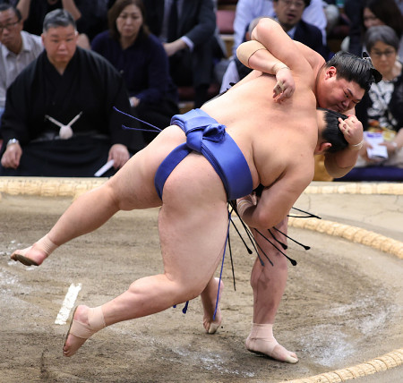 大の里、初黒星