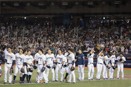 勝利した日本代表　野球プレミア１２