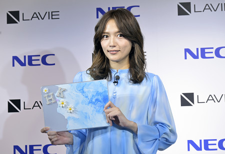 ＮＥＣ新ＣＭ発表会の川口春奈さん