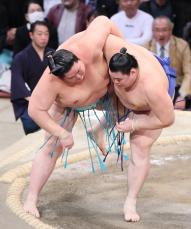 琴桜と豊昇龍、１敗守る