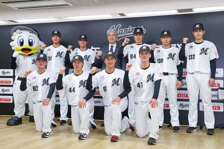 ロッテが新入団発表　プロ野球