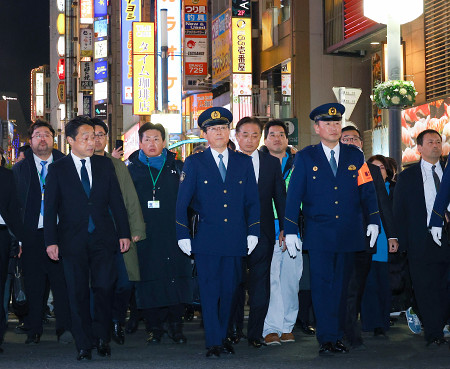 警視総監が歌舞伎町巡視