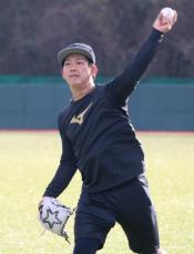 自主トレを公開した伊原　プロ野球