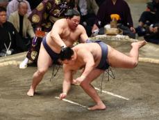 豊昇龍、痛恨の３敗目