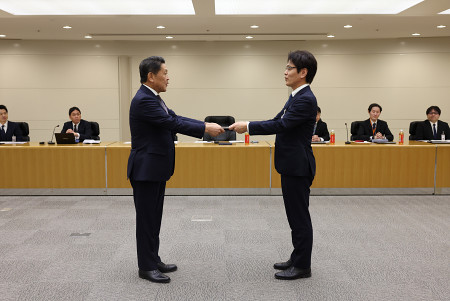 自動車労組が要求書提出