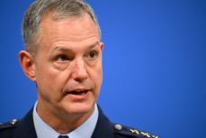 NATO　欧州連合軍最高司令官兼米欧州軍司令官（大将）チャレンジ 駐留米軍縮小、地域防衛に影響せず＝「数年にわたるプロセス