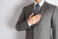 麻生太郎氏のスーツ、フルオーダーとしては決して35万円は高くない理由