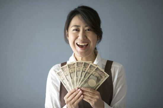 「円安も有利に働く」爆速で100万円貯めるプロの投資テクと、主婦におすすめの副業