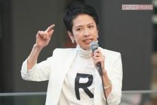 「ちゃんと剥がせ！」指摘に蓮舫は「無関係」と反論、都知事選の残痕『Rシール』の“出処”を追う