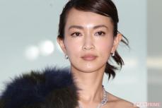 「揚げ物したら胸元火傷しそう」長谷川京子、“目のやり場に困る”クッキング動画が物議