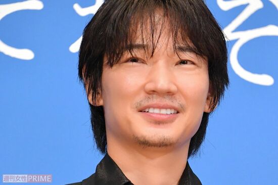 「精神的なものかも…」綾野剛の汗だく中座が心配、42歳でも指摘された“男性ホルモン”