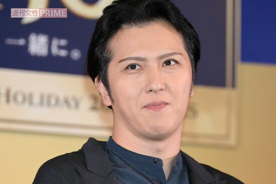 尾上松也、宇野実彩子似女性との寿司デート現場で「友達です」回答も“お揃いスニーカー”の匂わせ