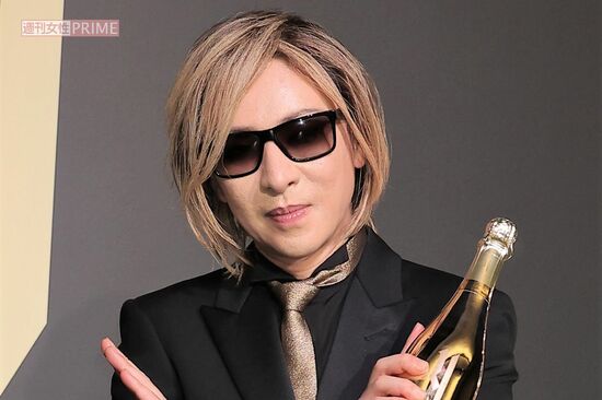 「誰がやってるの?」YOSHIKIが激怒で話題、KEIKOとの未発表曲無断公開の“罪状”